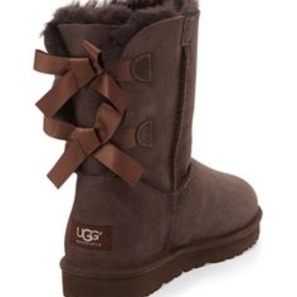 brown bailey button uggs